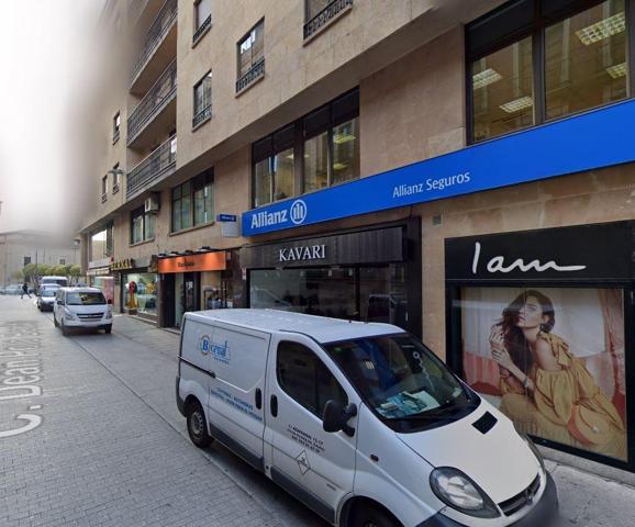Se alquilan locales en Calle Toro-Dean Polo Benito photo 0