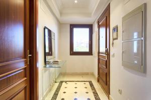 Piso en venta en Estepona de 155 m2 photo 0