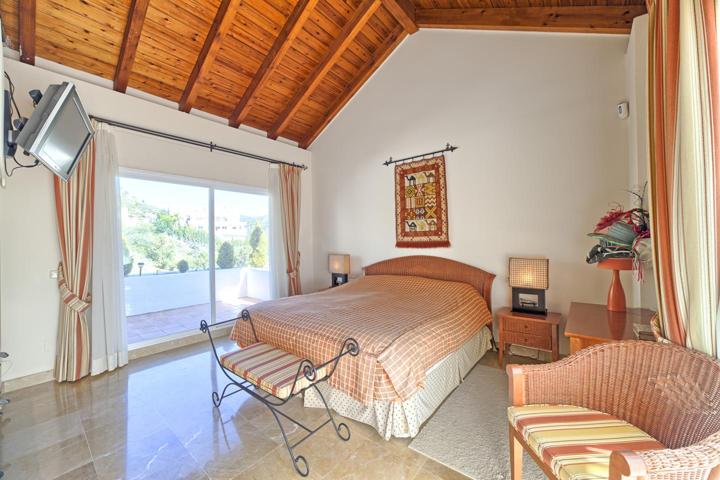 Ático en venta en Benahavís de 196 m2 photo 0