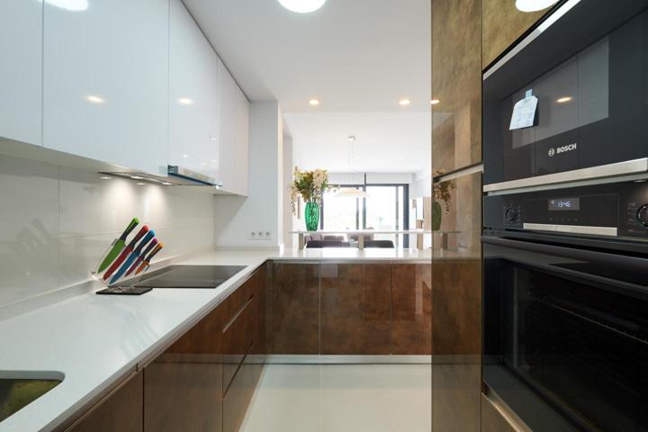 Piso en venta en Estepona de 76 m2 photo 0