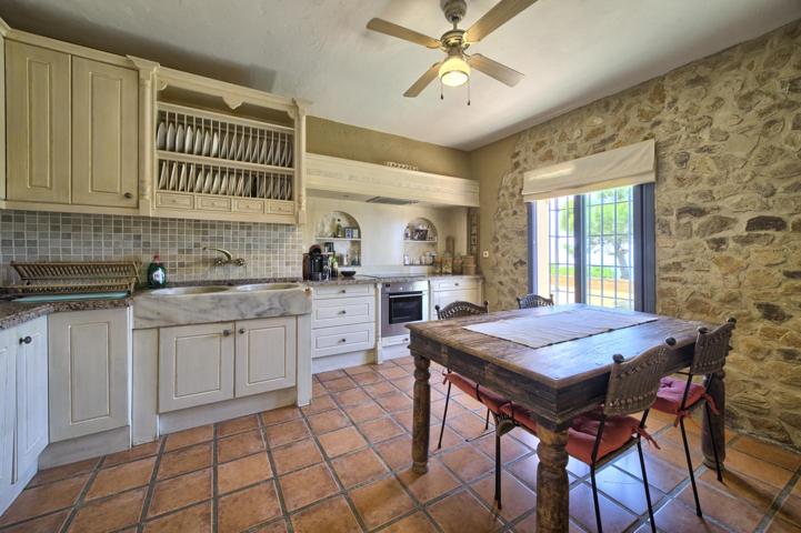 Casa - Chalet en venta en Estepona de 309 m2 photo 0