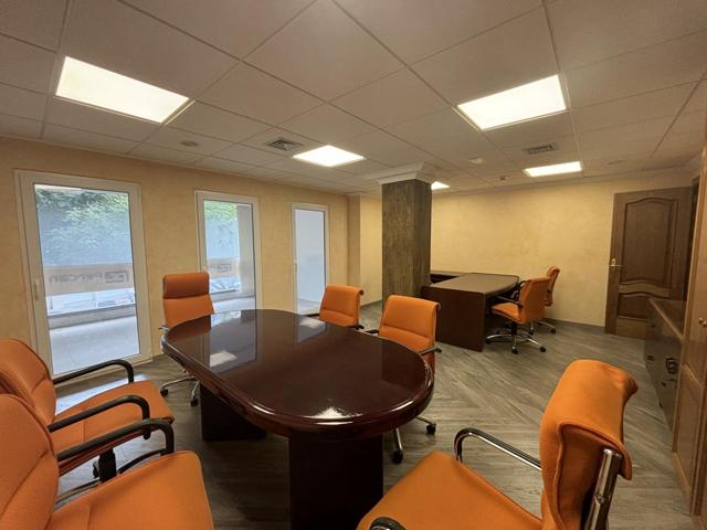 Oficina amueblada en alquiler photo 0