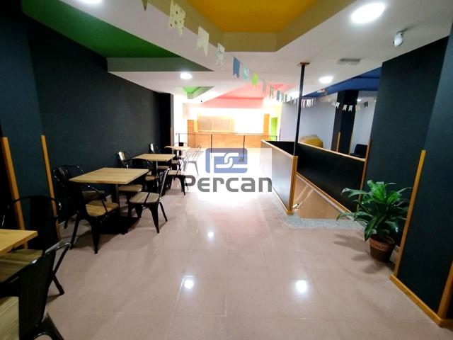 Local en venta en El Campello de 172 m2 photo 0