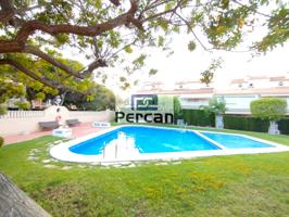 Bungalow en venta en Alicante (Alacant) de 230 m2 photo 0