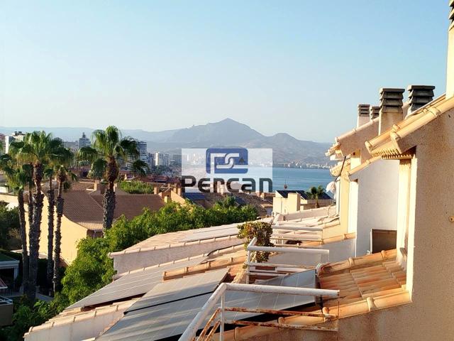 Bungalow en venta en Alicante (Alacant) de 230 m2 photo 0