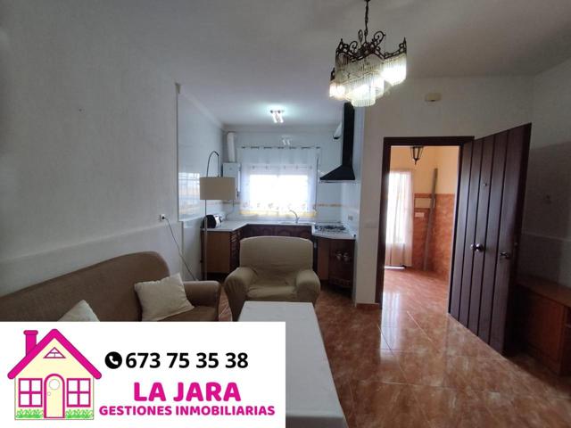 AMPLIA VIVIENDA EN CALLE CLAVELES photo 0