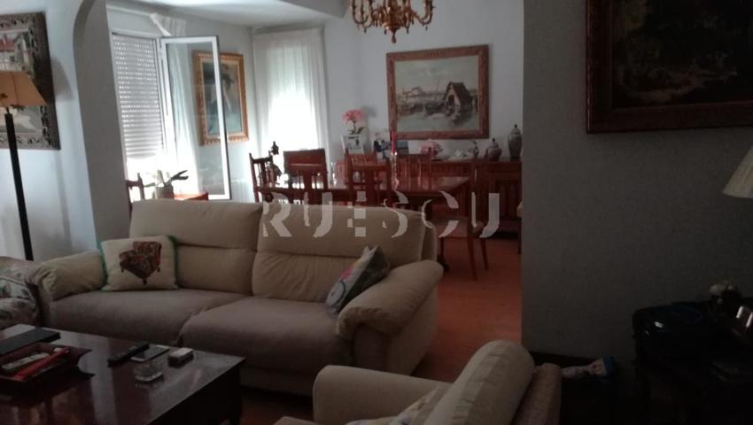 ¡Descubre esta increíble oportunidad en el corazón de Elche! VENDE RUESCU photo 0