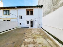 Casa - Chalet en venta en Laredo de 131 m2 photo 0