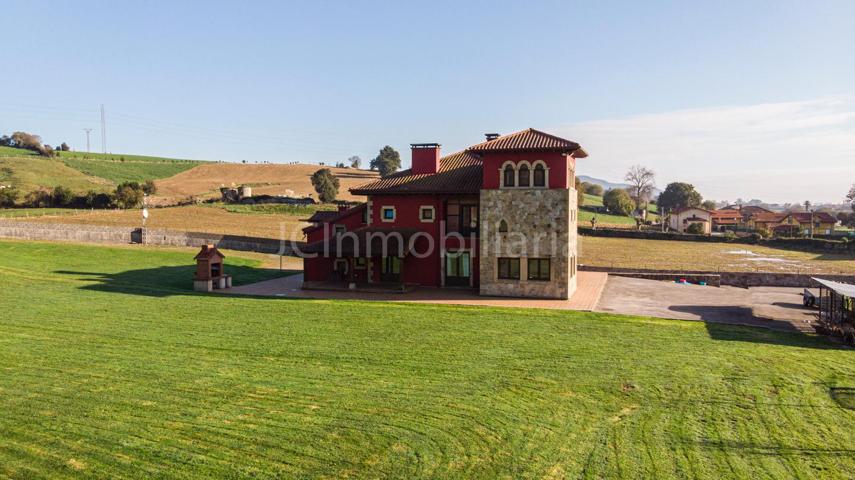 IMPRESIONANTE CASA INDEPENDIENTE CON GRAN PARCELA photo 0