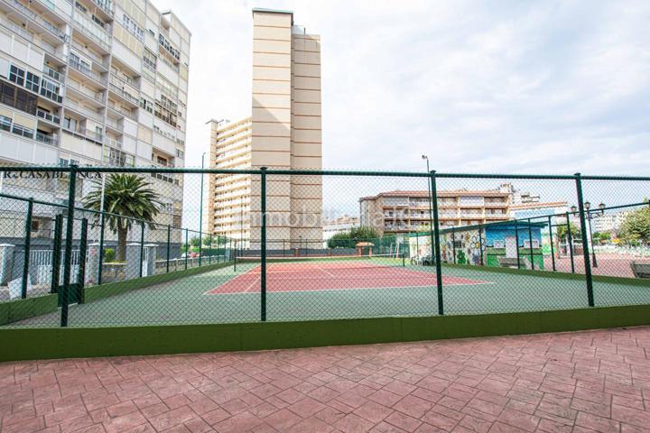 LAREDO - LOCAL - 2 GARAJES - ORIENTACIÓN SUR - photo 0