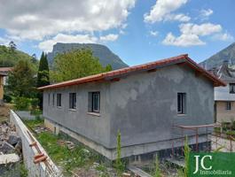 Chalets pareados obra nueva en Ramales con jardín photo 0
