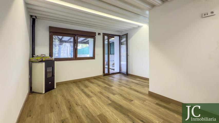 CASA EN RAMALES - TOTALMENTE REFORMADA- A ESTRENAR photo 0