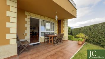 Chalet adosado con vistas a la montaña photo 0