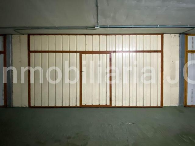 Garaje Doble Cerrado en Laredo – Zona Puntal photo 0