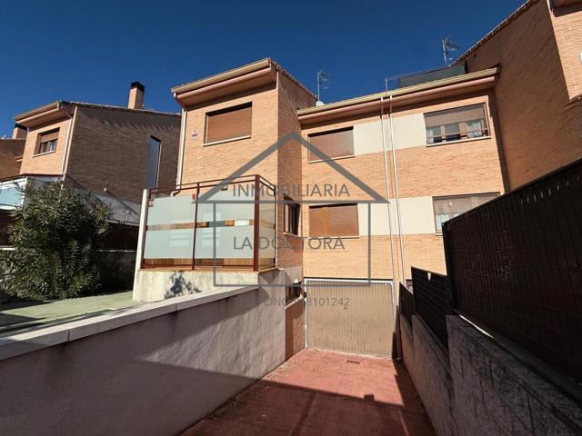 ¡¡Chalet Pareado en la zona de la Dehesa!! photo 0