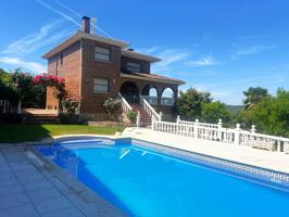 Casa - Chalet en venta en Fuentenovilla de 360 m2 photo 0