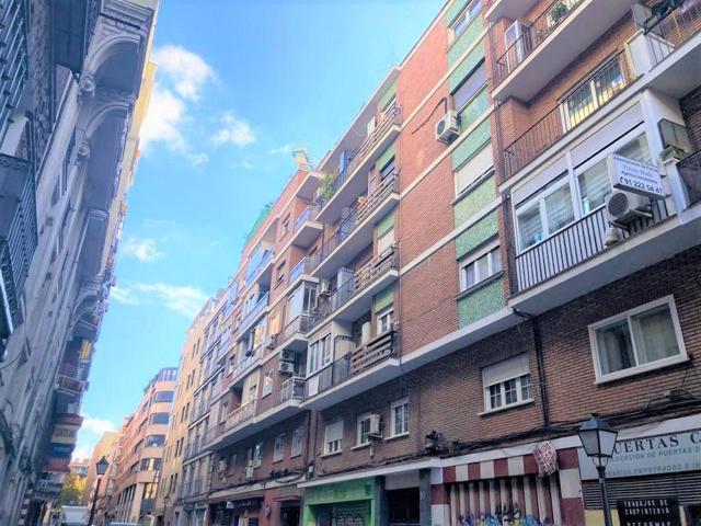 Piso en venta en Madrid de 98 m2 photo 0