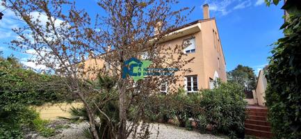 Chalet pareado en El Camino de Malatones, Algete – Zona tranquila y residencial photo 0