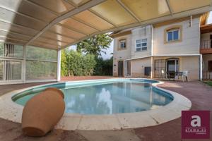 TU NUEVA VIDA TE ESPERA EN ÉSTE CHALET DEL CERES GOLF EN CÁCERES photo 0