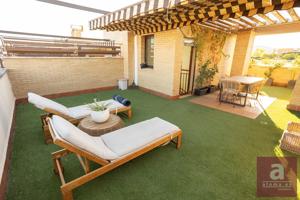 CHALET CON ÁTICO-SOLARIUM EN LA ZONA DE MONTESOL EN CÁCERES photo 0