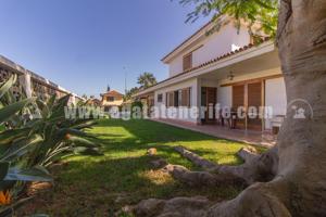 Casa - Chalet en venta en PUERTO DE LA CRUZ de 450 m2 photo 0