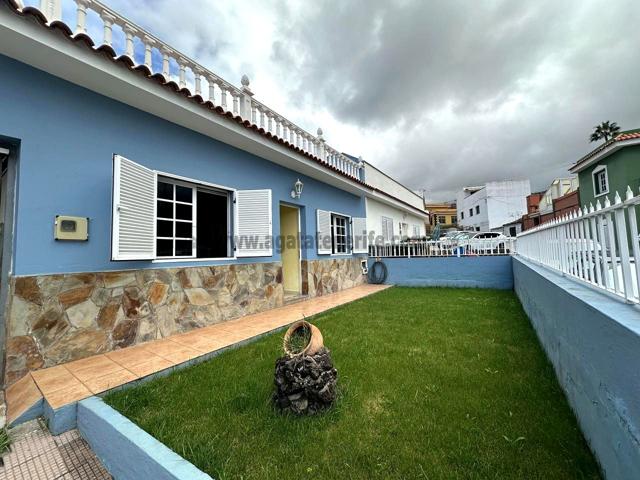 Espaciosa Casa de 6 Habitaciones con Azotea de 183 m², Patio Privado y Vistas al Océano – Ideal para Familias o Inversión photo 0