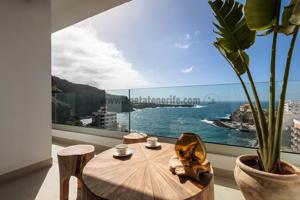 Elegante Apartamento Frente al Mar con Balcón, Piscina y Acabados de Diseño photo 0