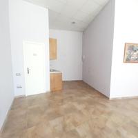 Se alquila local comercial photo 0
