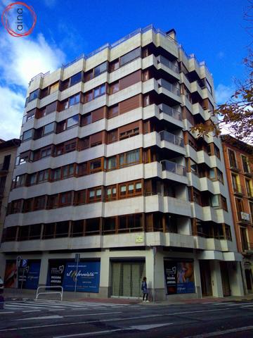 Se vende oficina en el centro de Pamplona photo 0