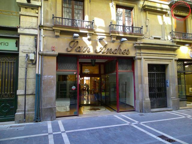 Venta o alquiler local calle Zapatería photo 0