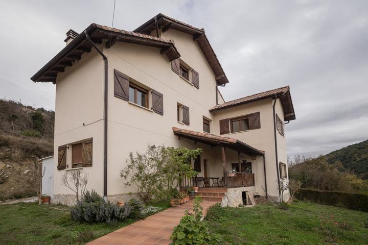 ENCANTADOR CHALET SITUADO EN LO ALTO DEL  PINTORESCO PUEBLO DE ZURIAIN photo 0