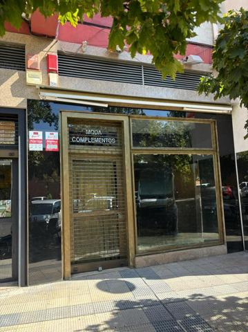 Local comercial en alquiler en Iturrama photo 0