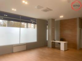 Urbanización Zizur: Se vende Local en esquina reformado recientemente junto al Ayuntamiento photo 0