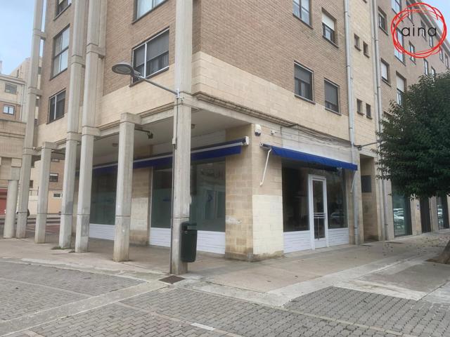 Urbanización Zizur: Se vende Local en esquina reformado recientemente junto al Ayuntamiento photo 0