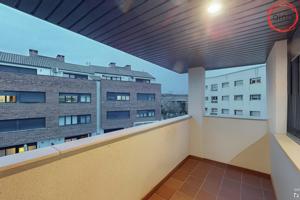 VENTA: Zizur Mayor (Urbanización Zizur): Dúplex ático 3h y 3 baños, garaje y trastero photo 0