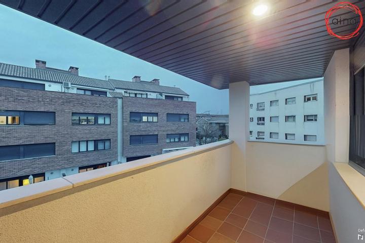 VENTA: Zizur Mayor (Urbanización Zizur): Dúplex ático 3h y 3 baños, garaje y trastero photo 0