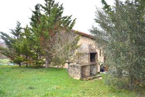 Iratxeta: Casa de pueblo reformada con 6 dormitorios, amplio jardín con barbacoa y chimenea photo 0