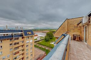 Ático en Venta en Santa Cruz de Ardoy de 3 dormitoris,1 baño, plaza de garaje y terraza photo 0