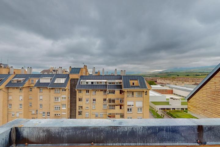 Ático en Venta en Santa Cruz de Ardoy de 3 dormitoris,1 baño, plaza de garaje y terraza photo 0
