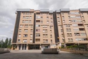 Urbanización Zizur: Venta coqueto Apartamento 1 dormitorio, 1 baño y plaza de garaje photo 0