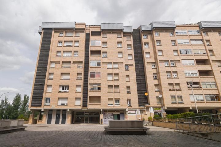 Urbanización Zizur: Venta coqueto Apartamento 1 dormitorio, 1 baño y plaza de garaje photo 0