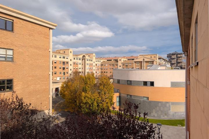 Urbanización Zizur: Junto al Ayuntamiento: Piso 3ª altura de 3 dormitorios, 2 baños, plaza de garaje y trastero photo 0