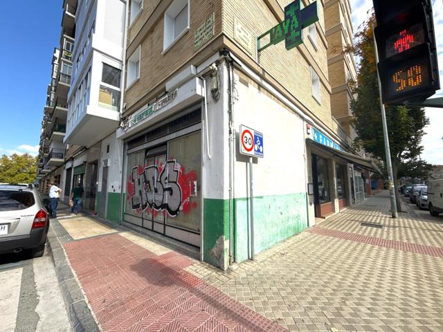 Oportunidad de Alquiler: Local Comercial en San Jorge, Pamplona - Iruña photo 0