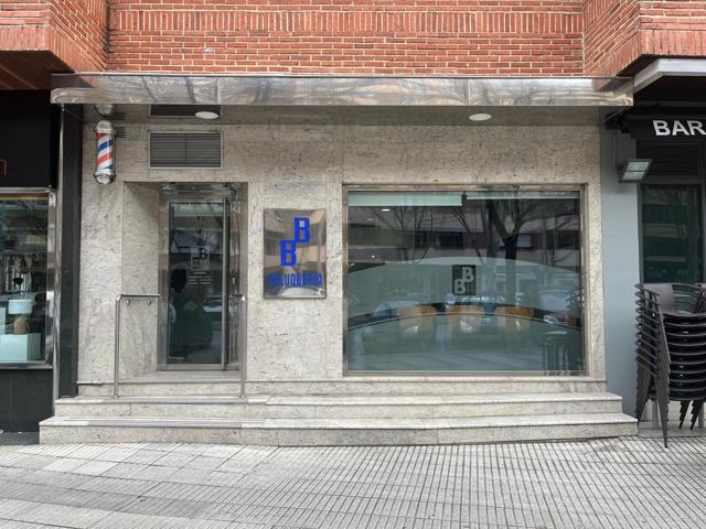 ¡Oportunidad única de alquiler de local comercial en el corazón de Iturrama! photo 0