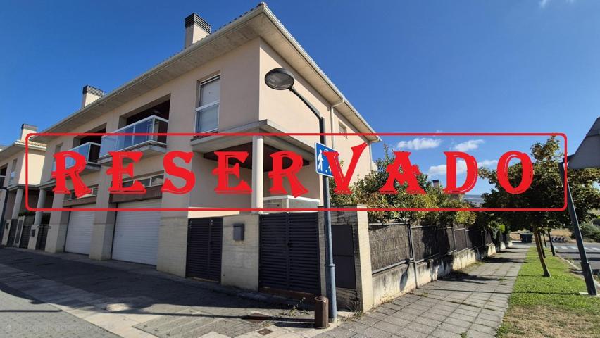 Pareado de esquina en Cizur Menor photo 0