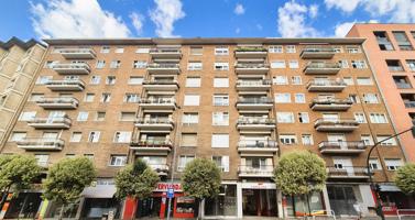 GRAN PISO en la Avenida Zaragoza, en pleno centro photo 0