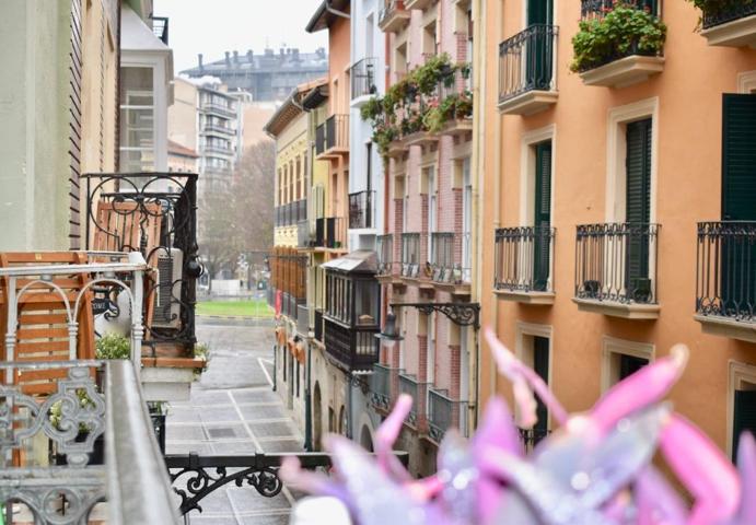 Encantador piso en el corazón de Pamplona photo 0