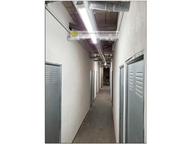 Industrial En venta en Arona photo 0