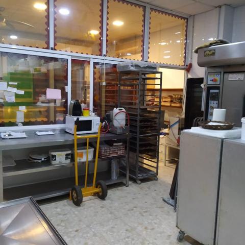 LOCAL COMERCIAL CON TODA LA MAQUINARIA PARA EMPEZAR TU NEGOCIO DE OBRADOR Y PANADERÍA photo 0