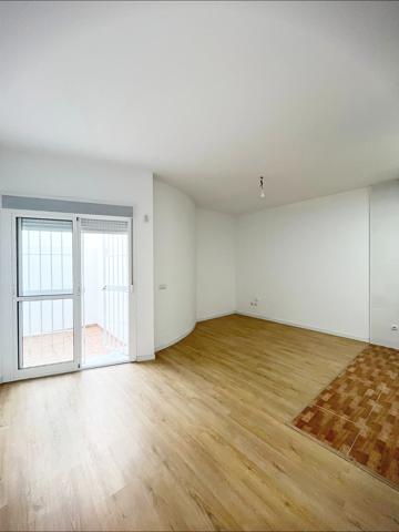 Excelente oportunidad, apartamento reformado con garaje zona Materno-H.Civil. Sólo este mes inscripción registro gratis. photo 0